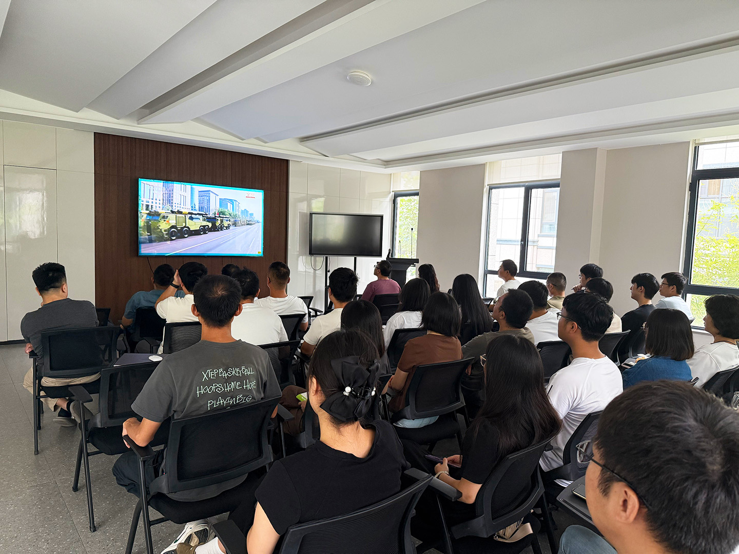 1756977663101180.jpg 1756977663101180.jpg